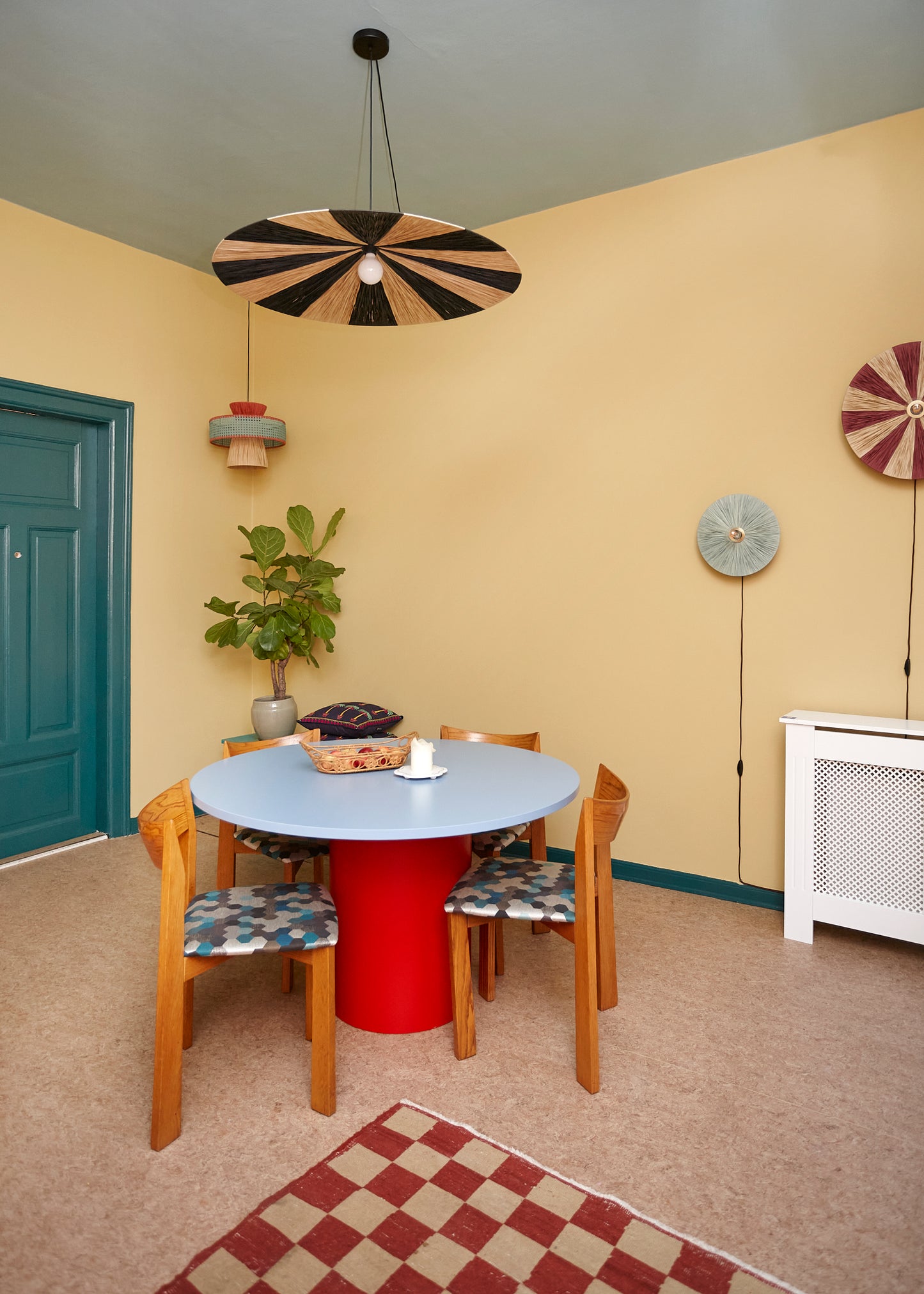 Bobby China Blue | Spisebord - Jore Copenhagen